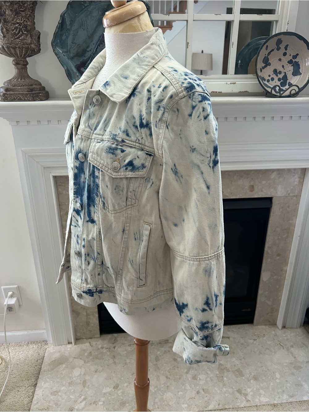 Free People Rumors Jones Tie-Dye Blue Colorway Denim Jacket - Picture 8 of 12